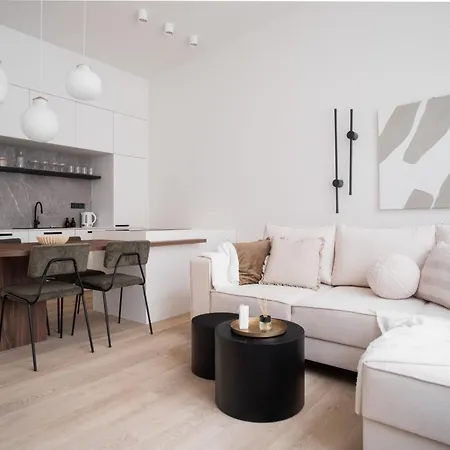 Modern In New Town By Days דירה פראג
