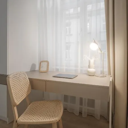 Modern In New Town By Days פראג